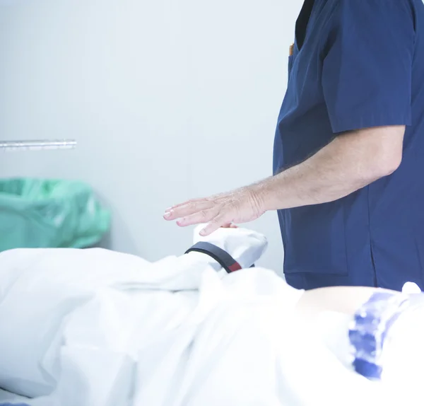 Traumatologi ortopedisk kirurgi sjukhus operationssalen — Stockfoto