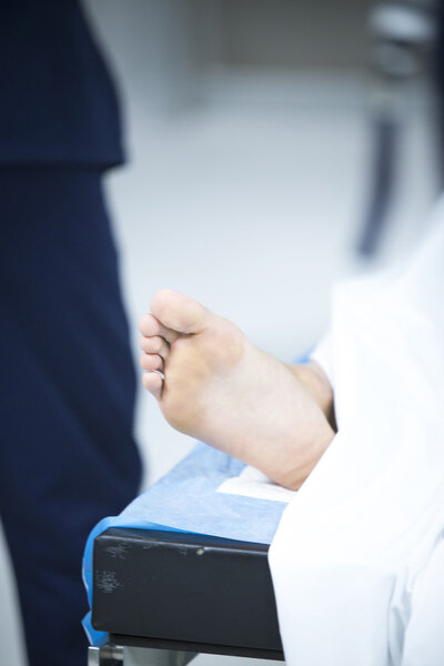 Травматология ортопедическая хирургия коленной артроскопии стопы
