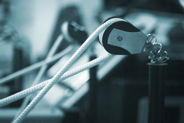 Máquina de gimnasio de ejercicio de pilates en el gimnasio — Foto de Stock