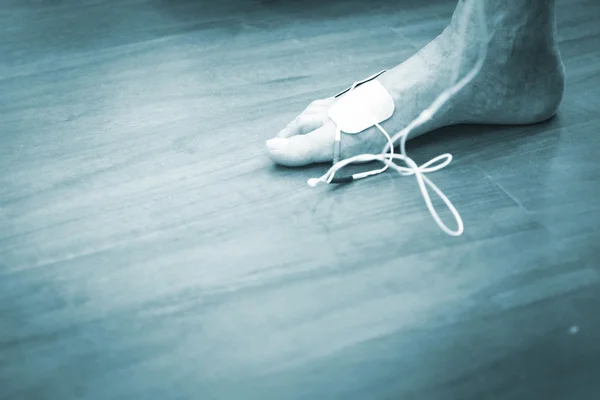 Hasta ayak ayak bileği bacak fizyoterapi tedavisi — Stok fotoğraf