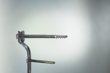 Travmatoloji ortopedik cerrahi implant plaka vidalar