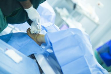 Hastane ameliyathane cerrahi hasta el