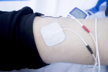 Hasta bacak diz fizyoterapi tedavisi