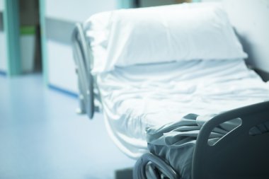 Hastane Acil servise cerrahi yatak çalışma