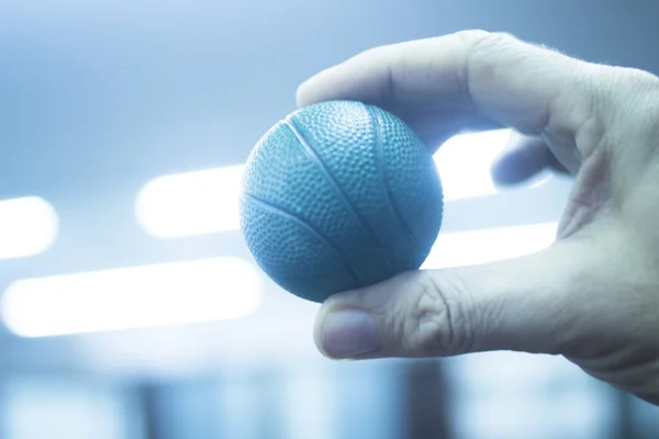 Punho dedo mão força fisioterapia bola — Fotografia de Stock