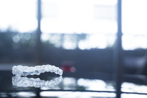 Neviditelný zubní zuby závorky aligners závorky držák — Stock fotografie