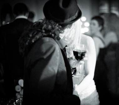 Düğün Gelin ve damat öpüşme