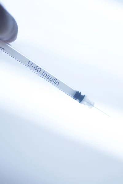 Ampullen von Insulinmedikamenten u-40 Spritze — Stockfoto