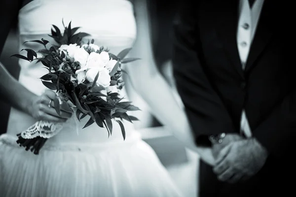 結婚式の花嫁と花婿の結婚 — ストック写真