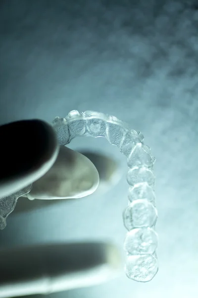Alineadores dentales soportes dentales soportes invisibles — Foto de Stock