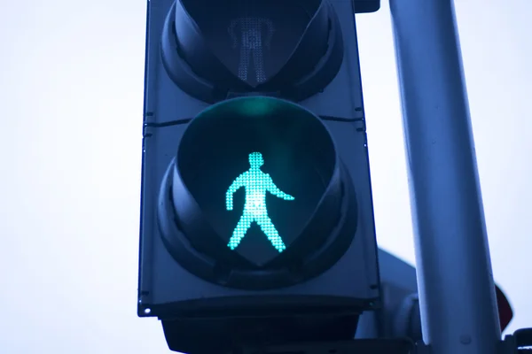 Gröna mannen gå fotgängare trafikljus — Stockfoto