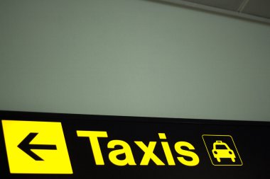 Havaalanı bilgi işareti ışık taksiler