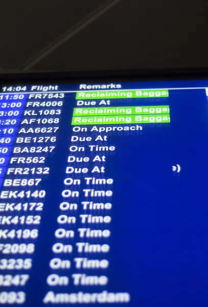 Aeropuerto salidas llegadas bordo — Foto de Stock