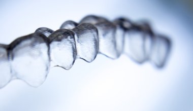 Diş hizmetli parantez görünmez diş telleri diş