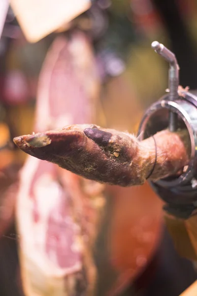 Spanish Iberian cured ham leg cut — Stock Photo, Image