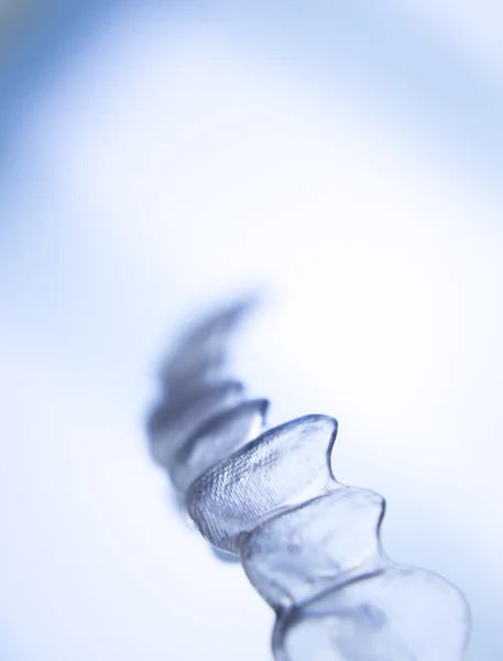 Zubní přívrženci zubní závorky neviditelná rovnátka — Stock fotografie