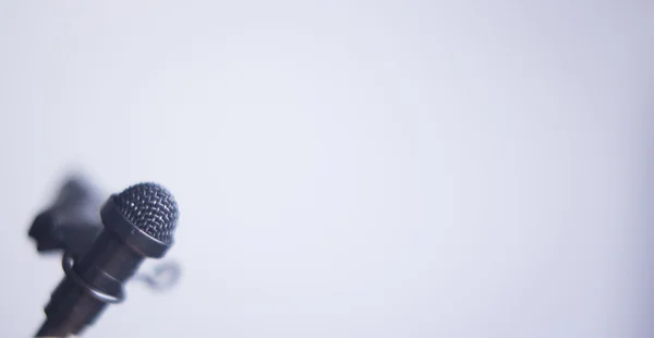 Лапласовий лавалієрний голосовий міні мікрофон — стокове фото