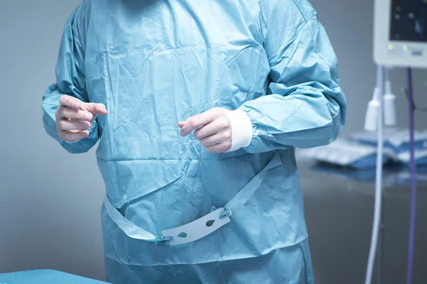 Sebész, a kórház sebészet műtő — Stock Fotó