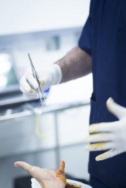 Hastane el cerrahisi ortopedi işlemi