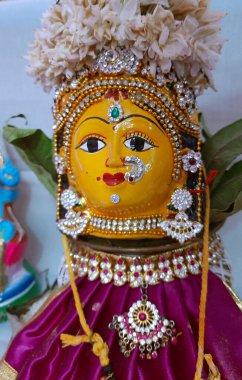 Hintli Kadın Tanrıça 'nın cesur yüzü