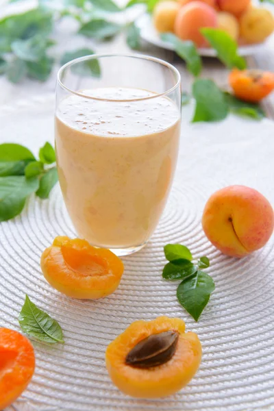 Apricot smoothie — Stock Photo, Image