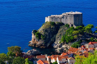 Fort Lovrijenac, Hırvatistan 'ın eski Dubrovnik kentinin batı duvarındaki bir kale.