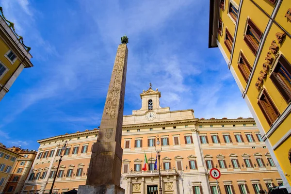 Obelisk Van Montecitorio Een Oude Egyptische Obelisk Van Psamtik Uit Stockafbeelding