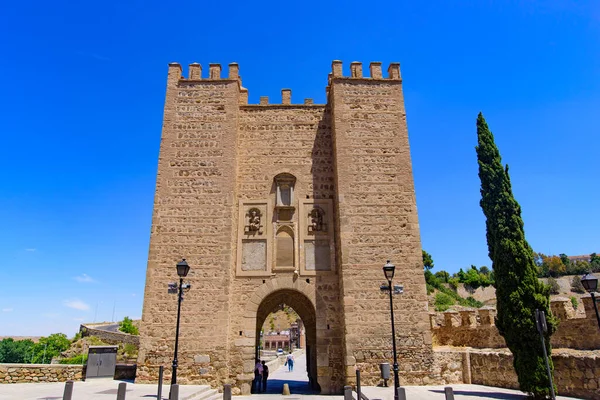 Puente Alcantara Spanya Nın Toledo Kentindeki Tagus Nehri Üzerinde Bir — Stok fotoğraf