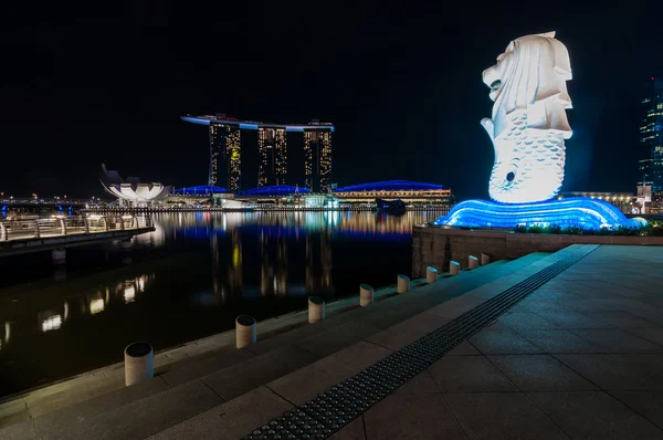 Merlion park geceleri — Stok fotoğraf