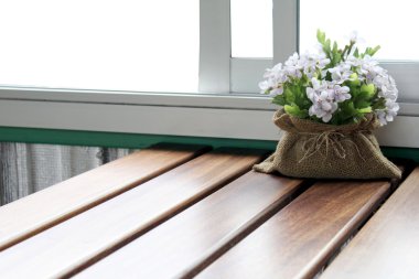 Plastik çiçek vazo çanta