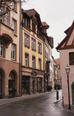 Nuremberg, Almanya-17 Mart 2020, Nuremberg 'deki tarihi şehir merkezinde yarım keresteli binalar.