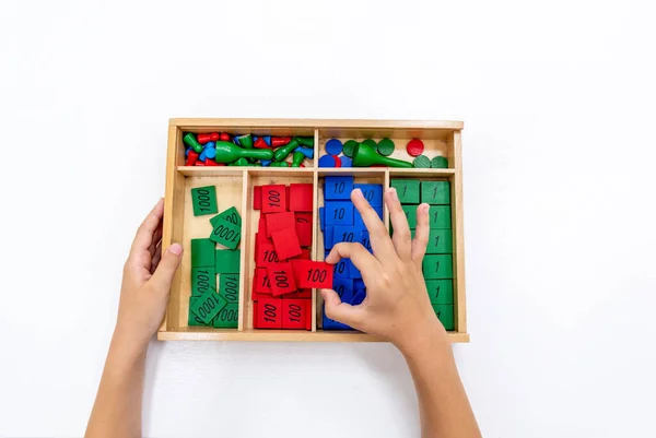 Draufsicht Auf Die Mädchenhände Der Montessori Schule Konzept Der Nutzung — Stockfoto
