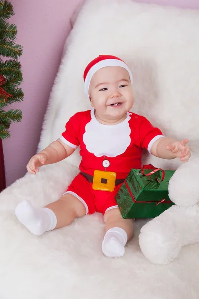 Ragazzino in costume Babbo Natale — Foto Stock