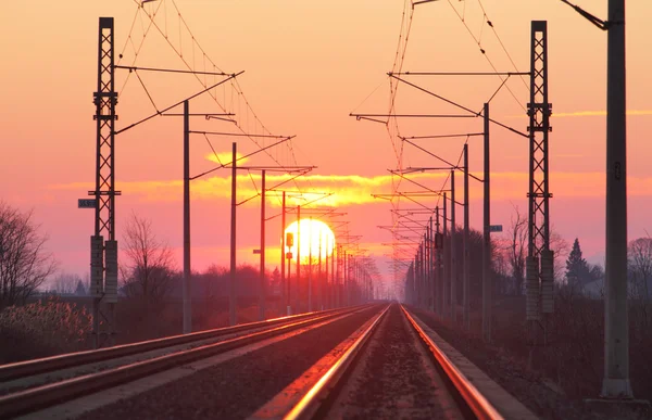 Chemin de fer au coucher du soleil — Photo