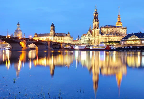 Dresde. Alemania, durante el crepúsculo —  Fotos de Stock