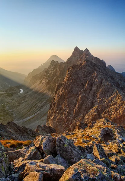 Peak in rocky mountain — Stock Photo, Image