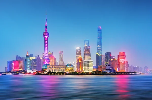 Shanghai skyline på natten, Kina — Stockfoto