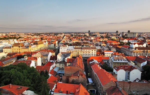 Záhřeb cityspace při západu slunce — Stock fotografie