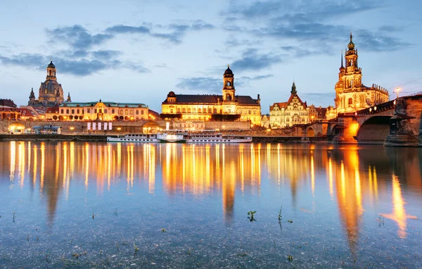 Dresden på natten, Tyskland — Stockfoto