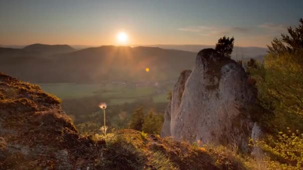 Gün batımında dağ manzarası — Stok video