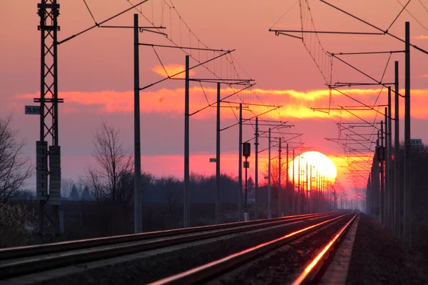 Rrailroad op de prachtige zonsondergang — Stockfoto