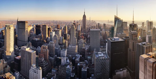 Panoramę Nowego Jorku o zachodzie słońca, Stany Zjednoczone Ameryki. — Zdjęcie stockowe