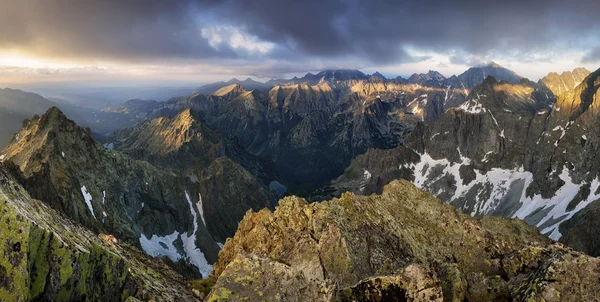 Zonsondergang op de berg, Tatra — Stockfoto