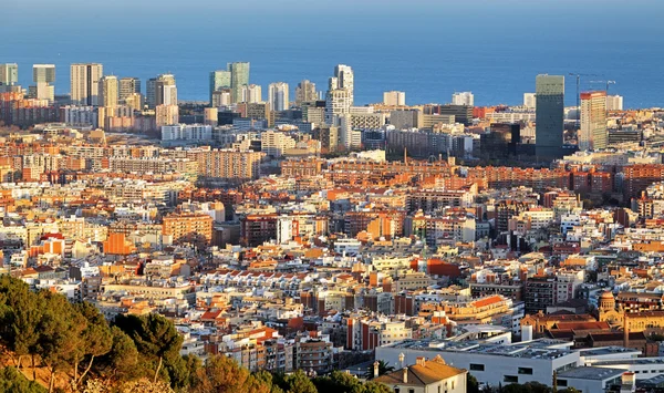 Barcelona Panorama při západu slunce, Španělsko. — Stock fotografie