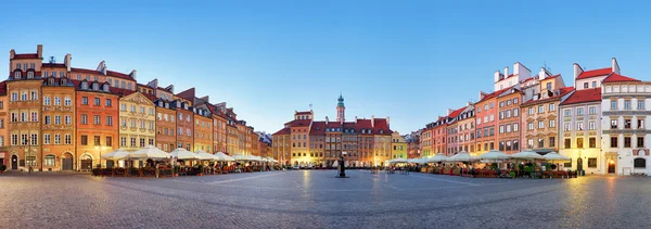 Warszawa, gamla stadens torg på sommaren, Polen, ingen — Stockfoto