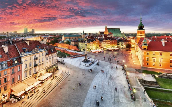 Varšava, královský hrad a staré město při západu slunce, Polsko — Stock fotografie