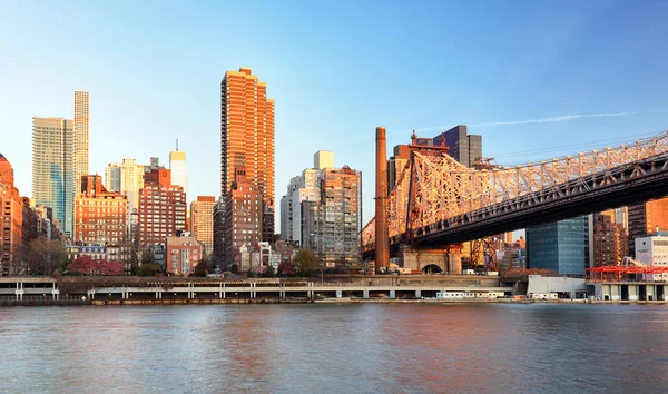 에 드 코흐 Queensboro 교량만 하 탄에서. 그것은 또한로 알려져 회 — 스톡 사진