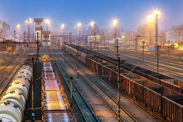 Trein spoor met vracht station, vervoer — Stockfoto