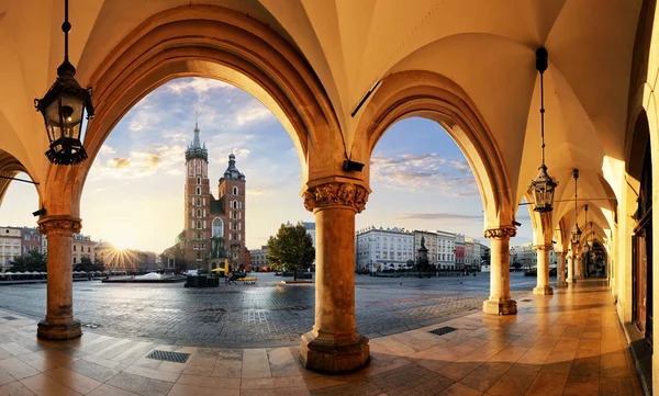 Krakow vid soluppgången, Polen. — Stockfoto