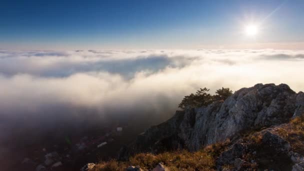Pejzaż Słońcem Mgłą Nad Chmurami Czas Mija — Wideo stockowe